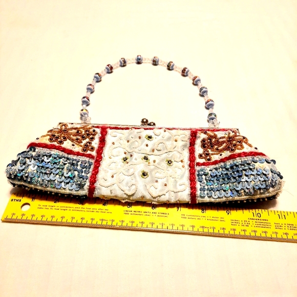 Beaded and sequined evening bag - Picture 6 of 8